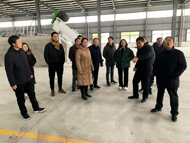 省專(zhuān)家組一行來(lái)我市評(píng)估調(diào)研廢舊農(nóng)膜回收利用工作